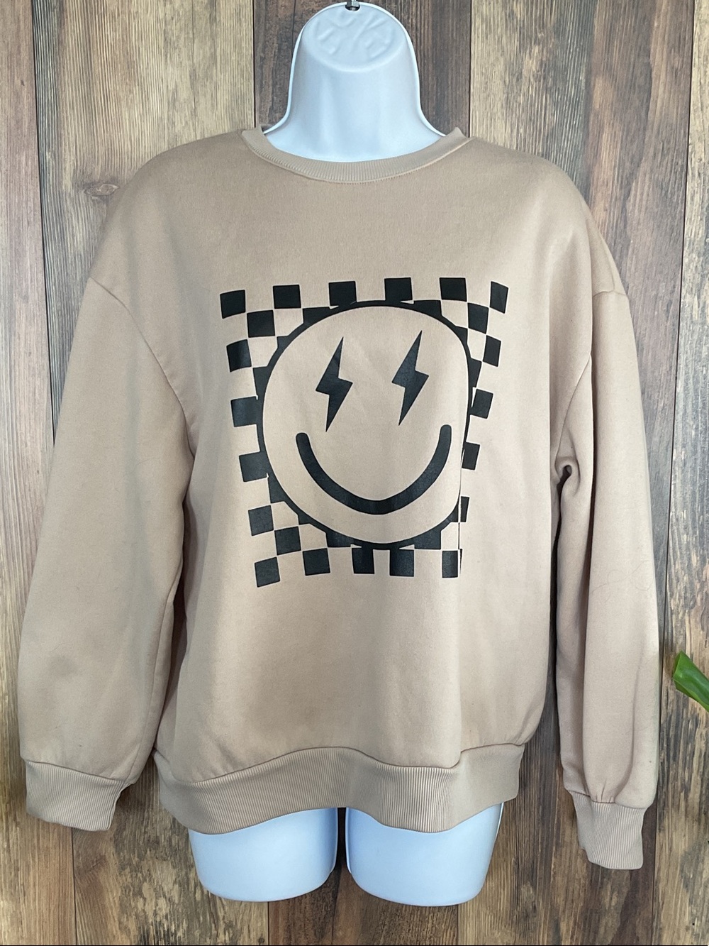 Shein Tan Graphic Crewneck Lightening Smile Sweatshirt M C330